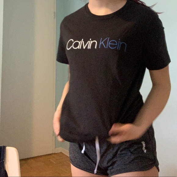 Calvin Klein T-shirt - Picture 2 of 3
